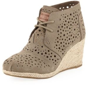 Toms Wedge boot
